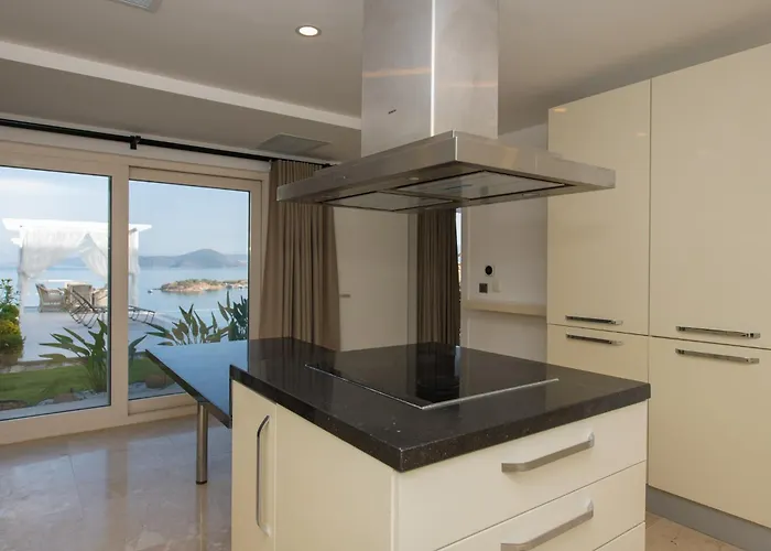 Bodrum'da Denize Sifir Muhtesem Boss 2 Vilă *